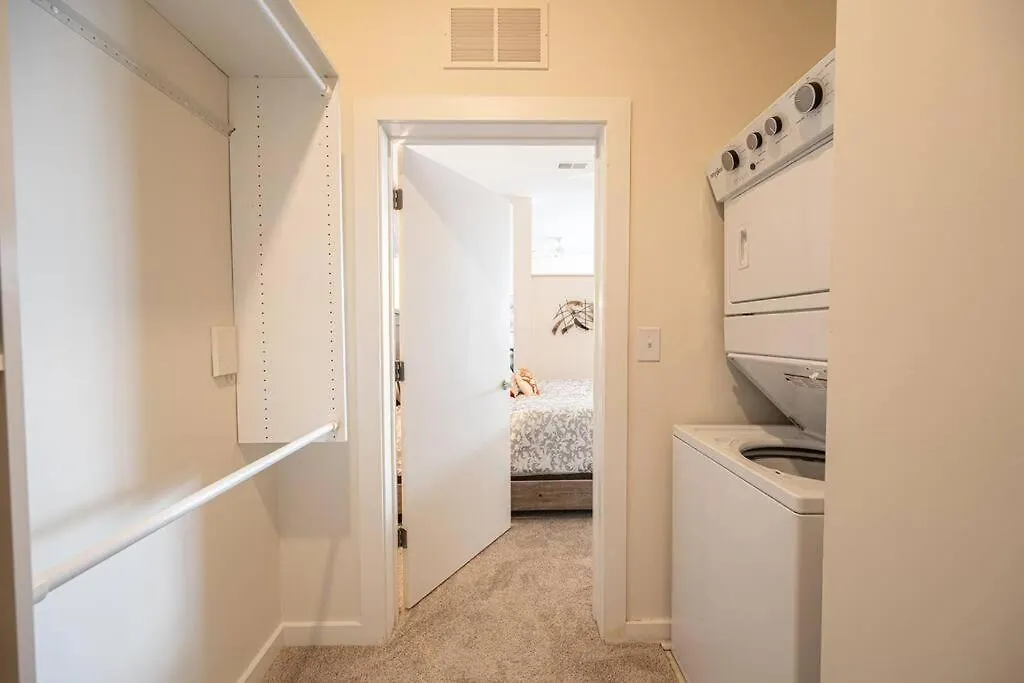 Chic 1-Bedroom Modern Apt With Gym & Free Parking Charlotte 0*,  United States