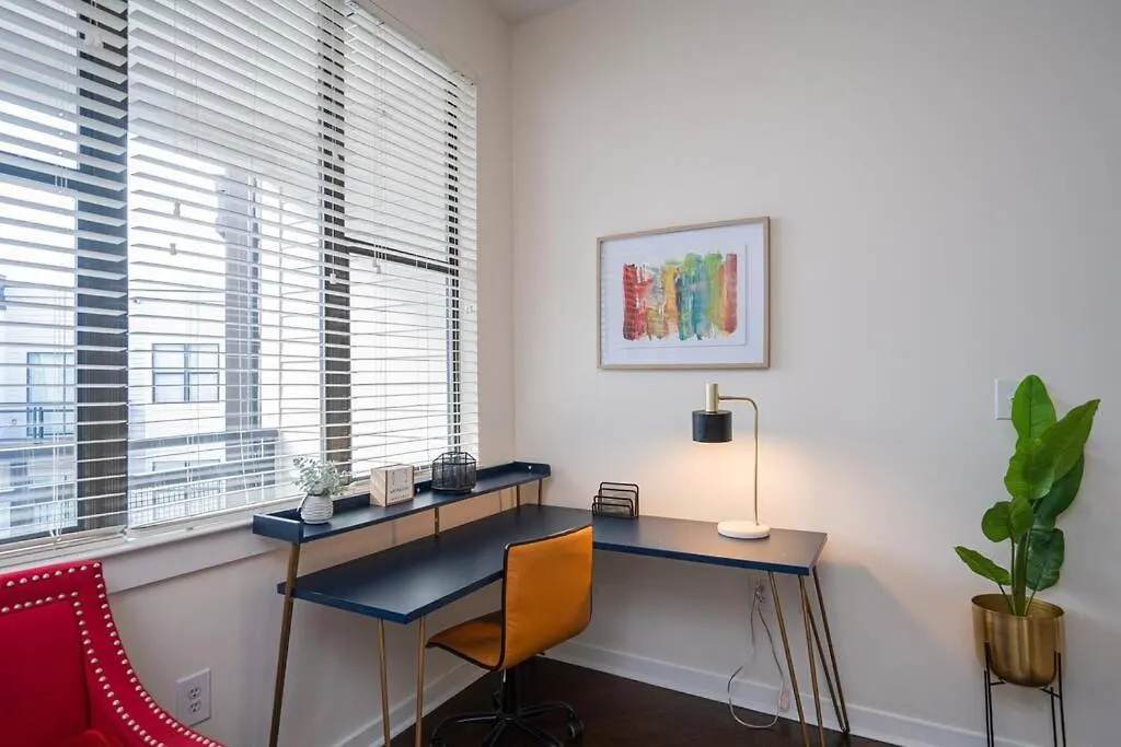 Chic 1-Bedroom Modern Apt With Gym & Free Parking Charlotte