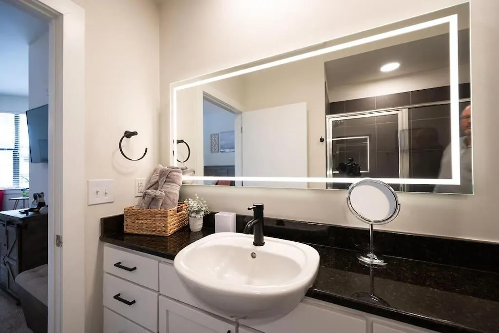 Apartment Chic 1-Bedroom Modern Apt With Gym & Free Parking Charlotte United States